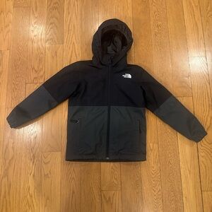Looks new! NorthFace Boys Insulated Hooded Coat.
